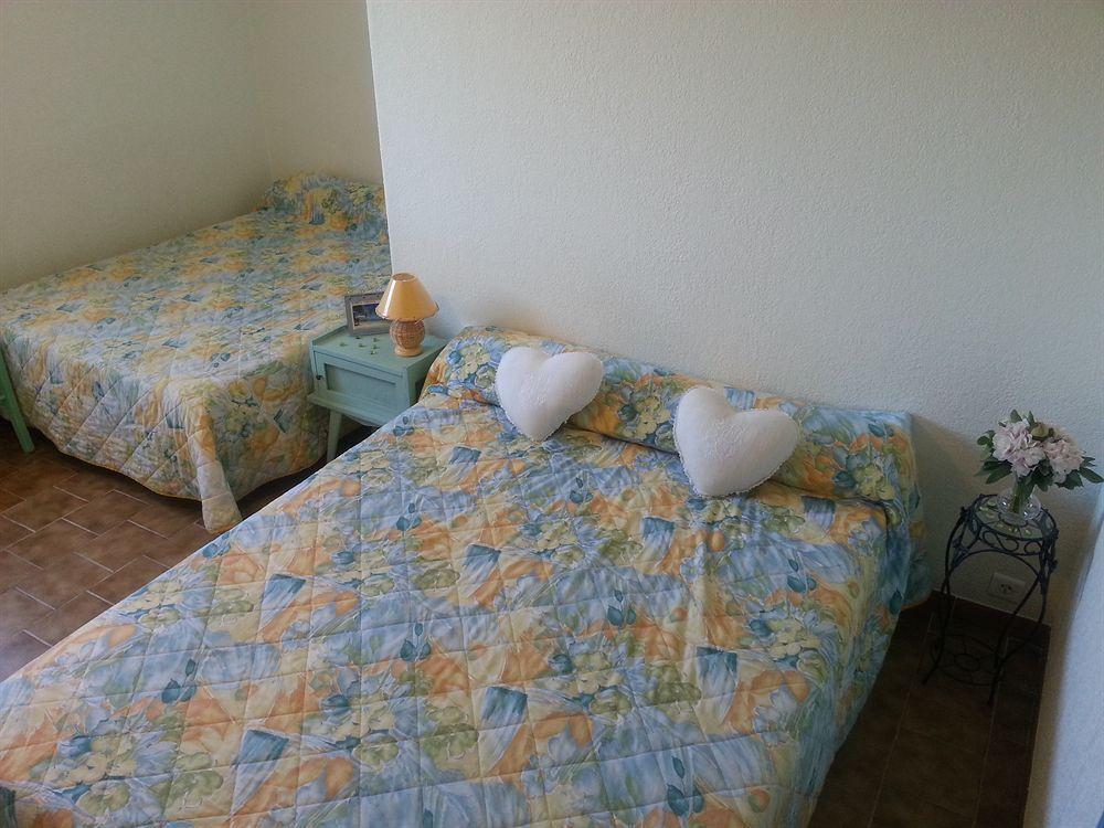 Hotel Restaurant Les 3 Chenes Fréjus エクステリア 写真