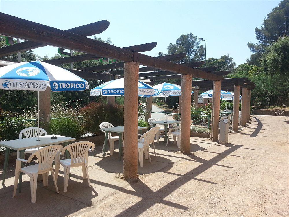 Hotel Restaurant Les 3 Chenes Fréjus エクステリア 写真