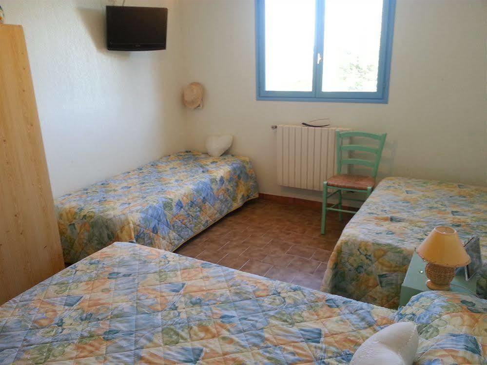 Hotel Restaurant Les 3 Chenes Fréjus エクステリア 写真