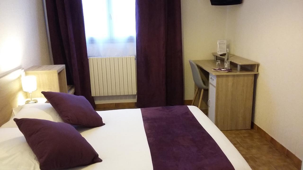 Hotel Restaurant Les 3 Chenes Fréjus エクステリア 写真