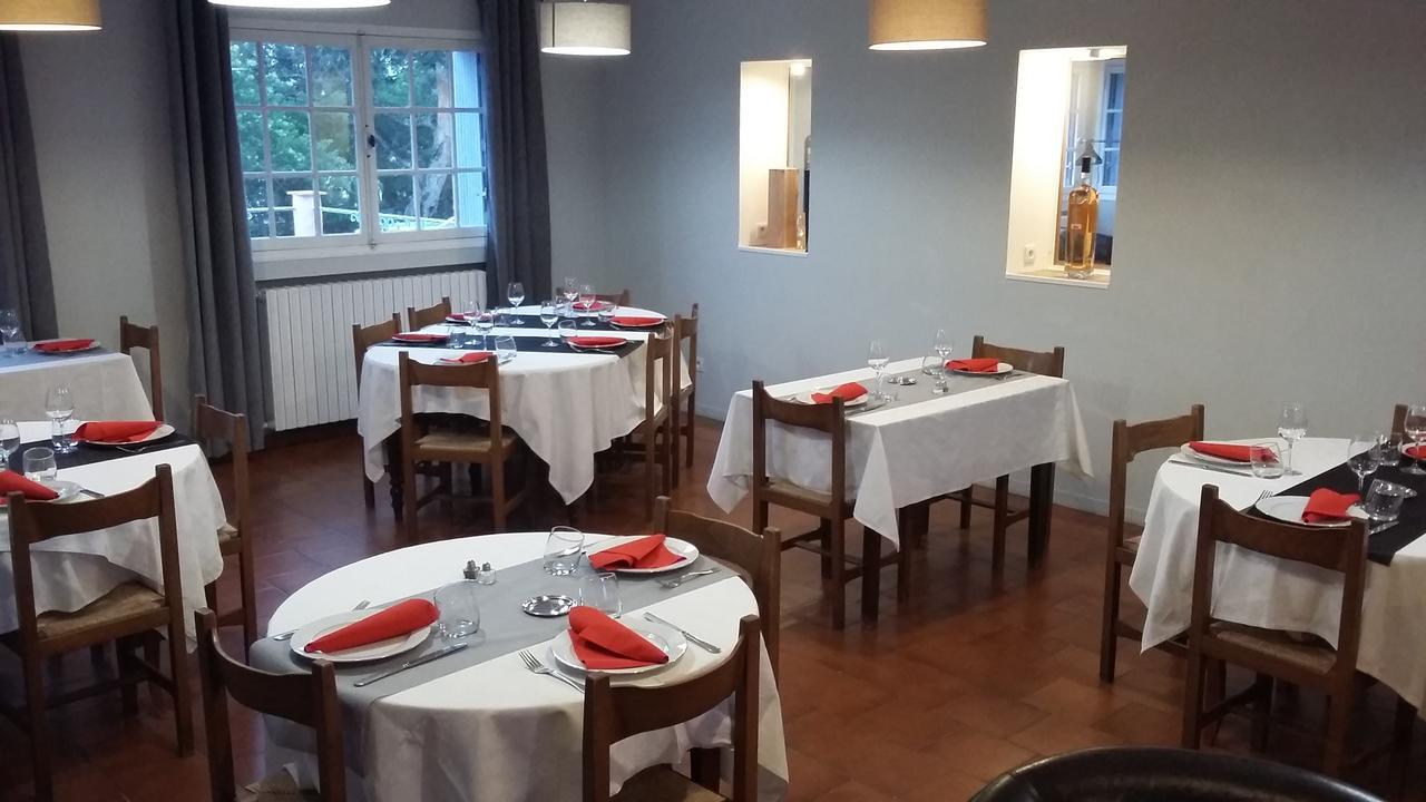Hotel Restaurant Les 3 Chenes Fréjus エクステリア 写真