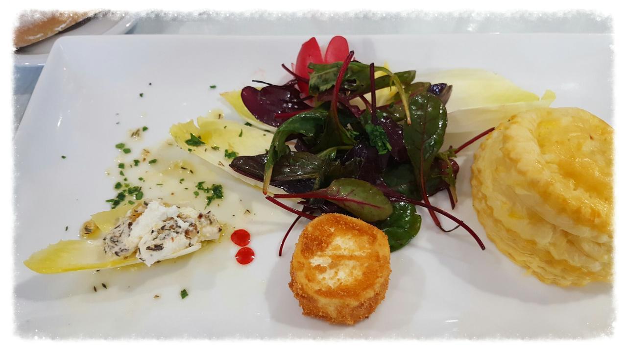 Hotel Restaurant Les 3 Chenes Fréjus エクステリア 写真
