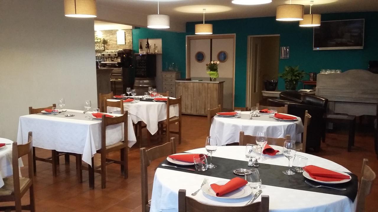 Hotel Restaurant Les 3 Chenes Fréjus エクステリア 写真