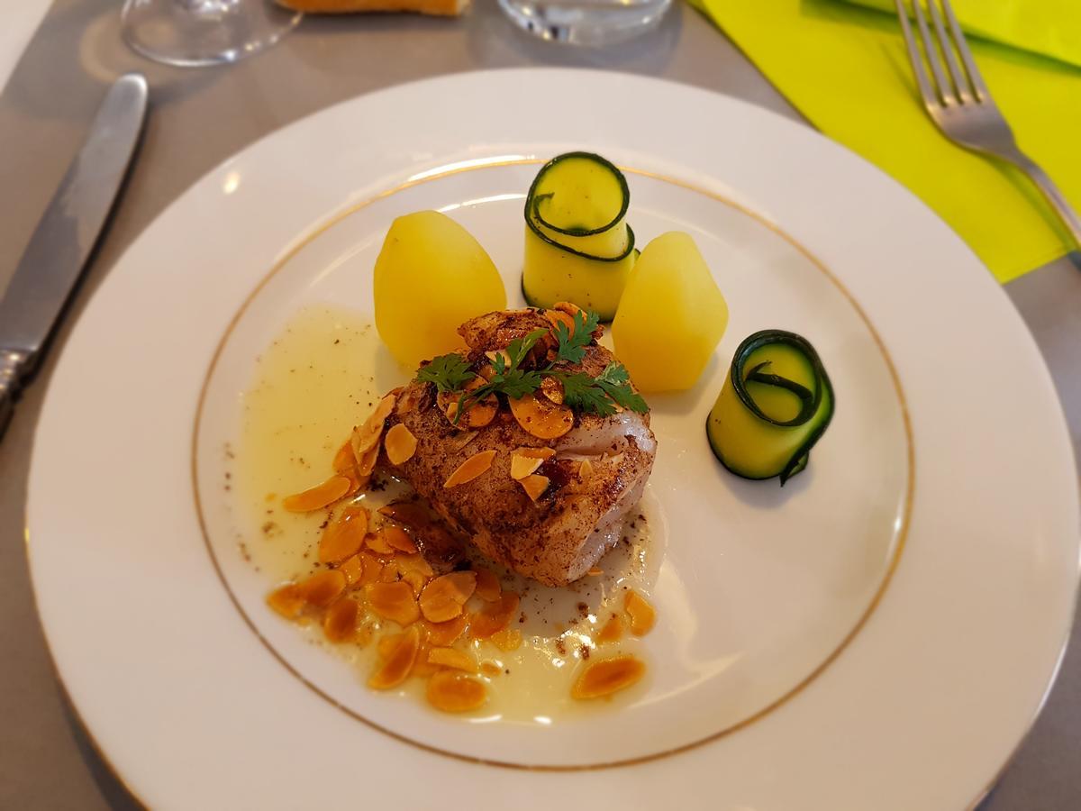 Hotel Restaurant Les 3 Chenes Fréjus エクステリア 写真