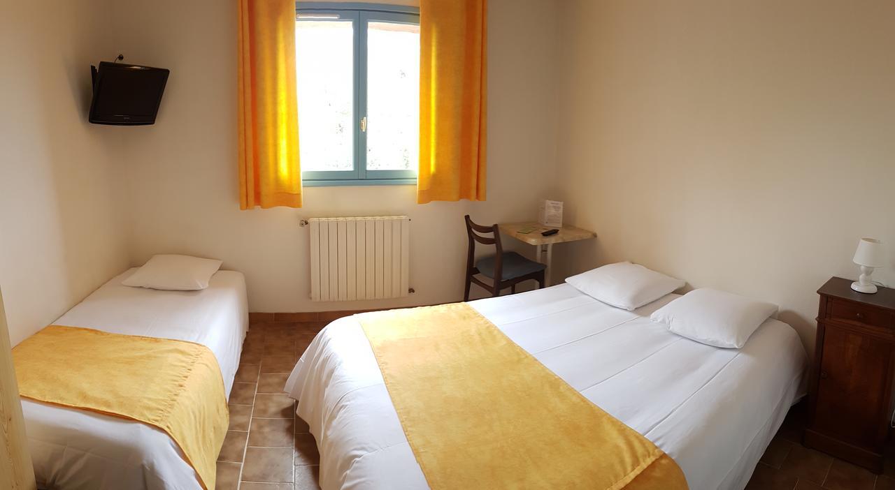 Hotel Restaurant Les 3 Chenes Fréjus エクステリア 写真