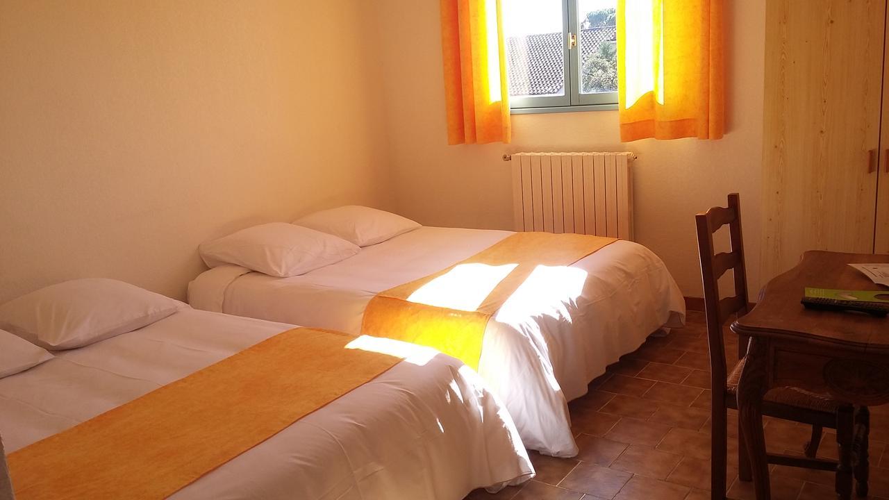 Hotel Restaurant Les 3 Chenes Fréjus エクステリア 写真