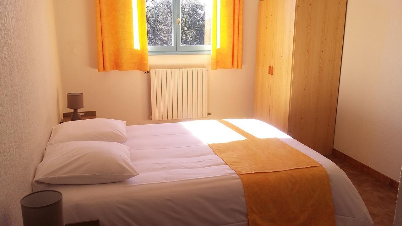 Hotel Restaurant Les 3 Chenes Fréjus エクステリア 写真