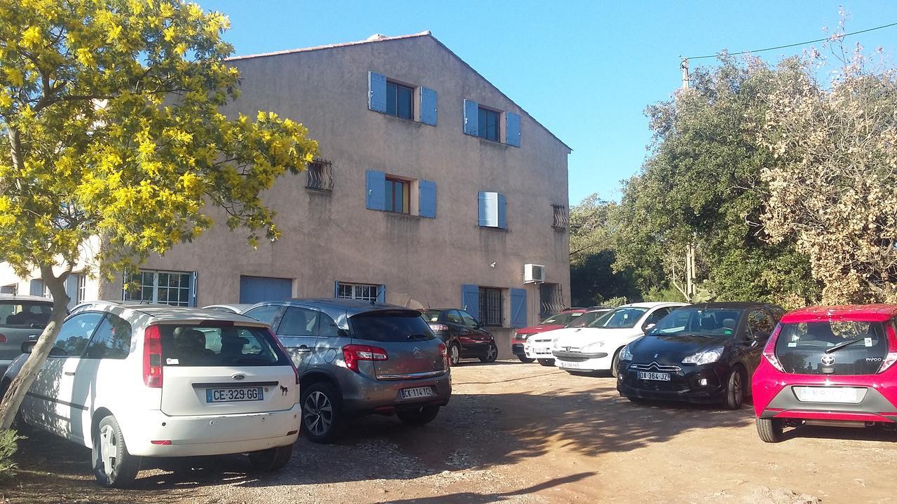 Hotel Restaurant Les 3 Chenes Fréjus エクステリア 写真